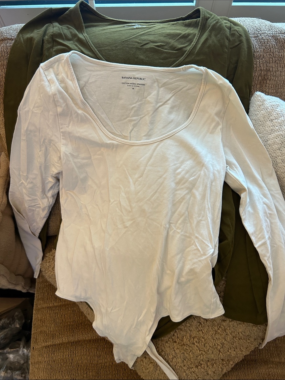 Banana Republic White and Liden green Scoop Neck Long Sleeve Top